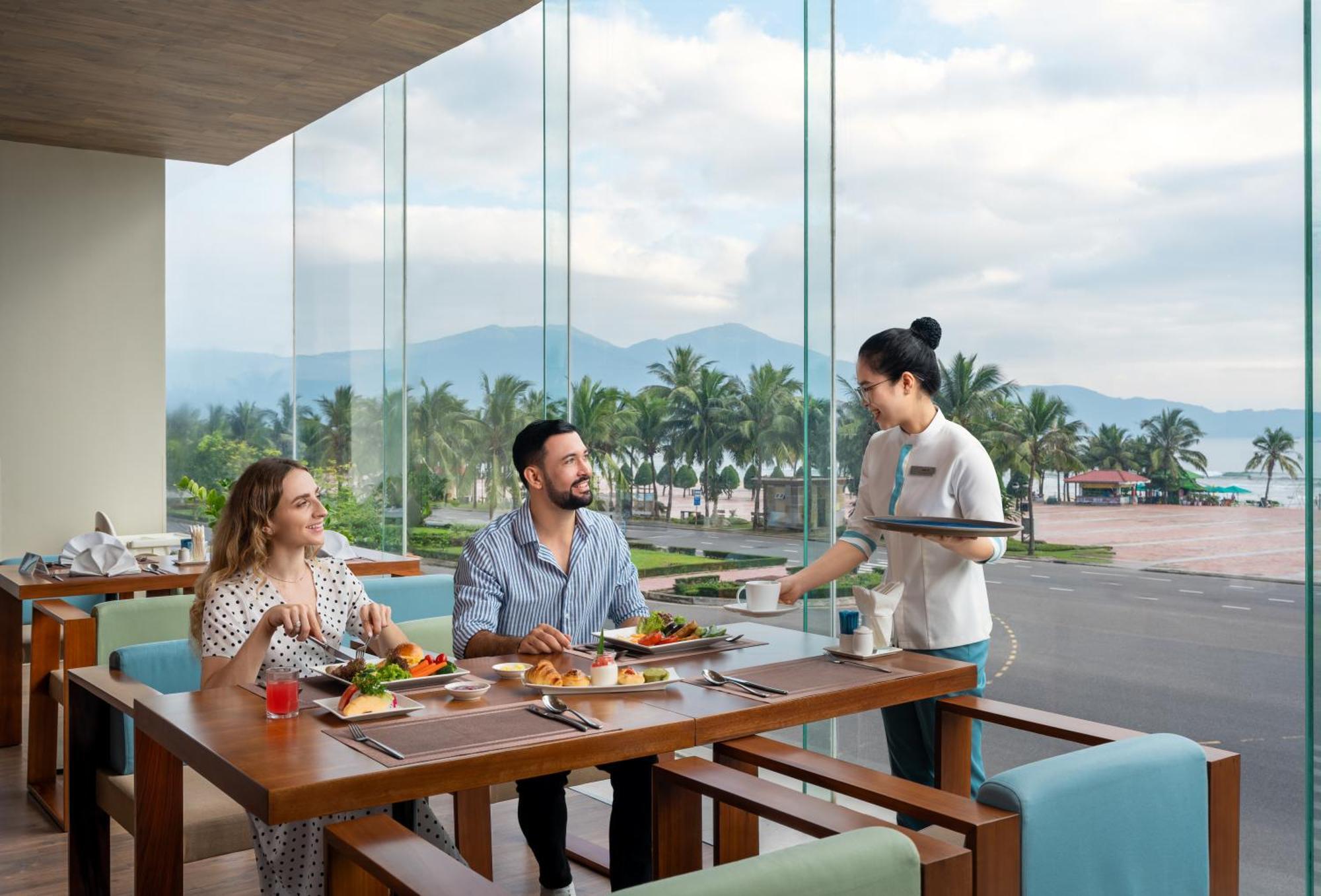 A La Carte Da Nang Beach Exterior photo