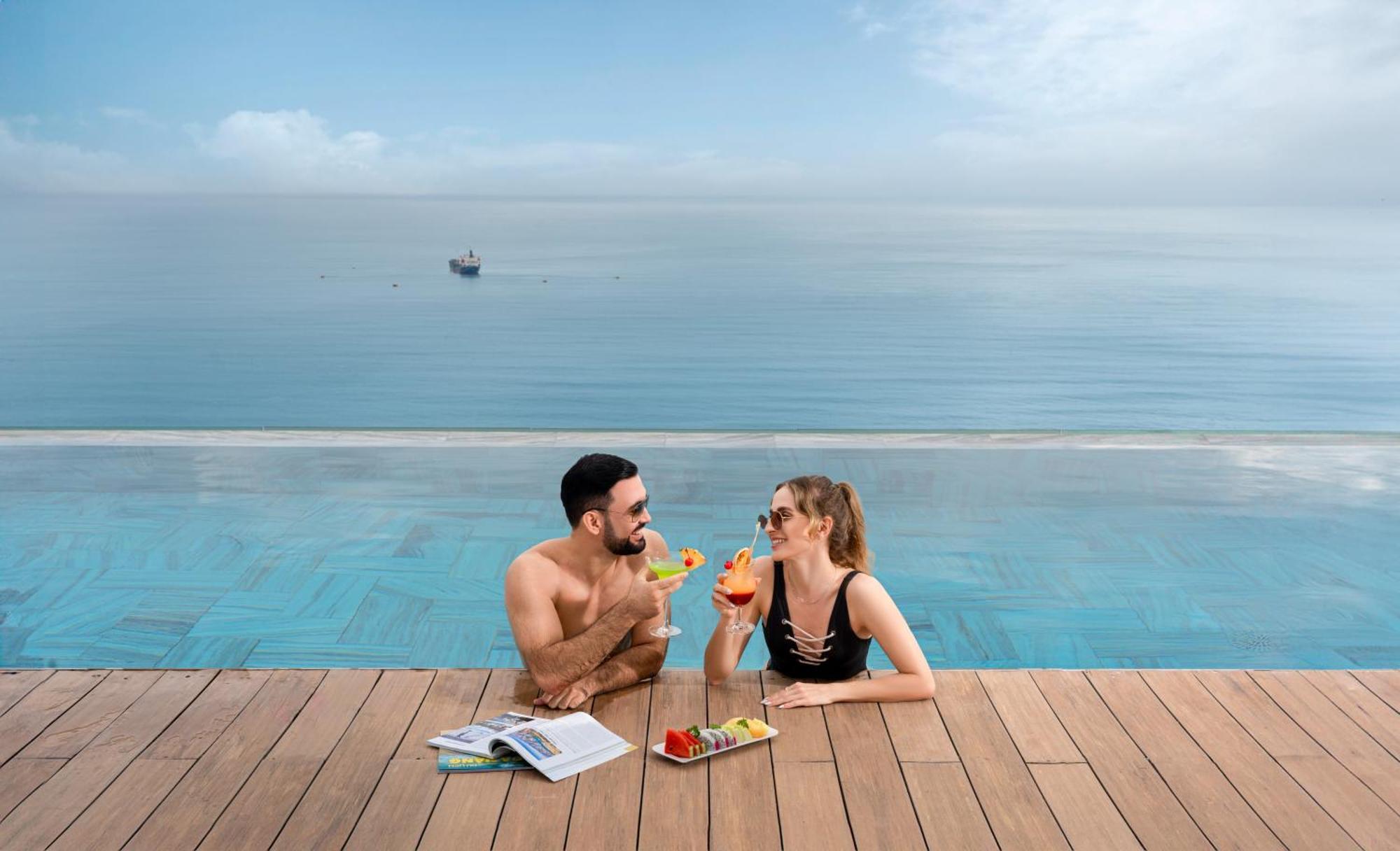 A La Carte Da Nang Beach Exterior photo