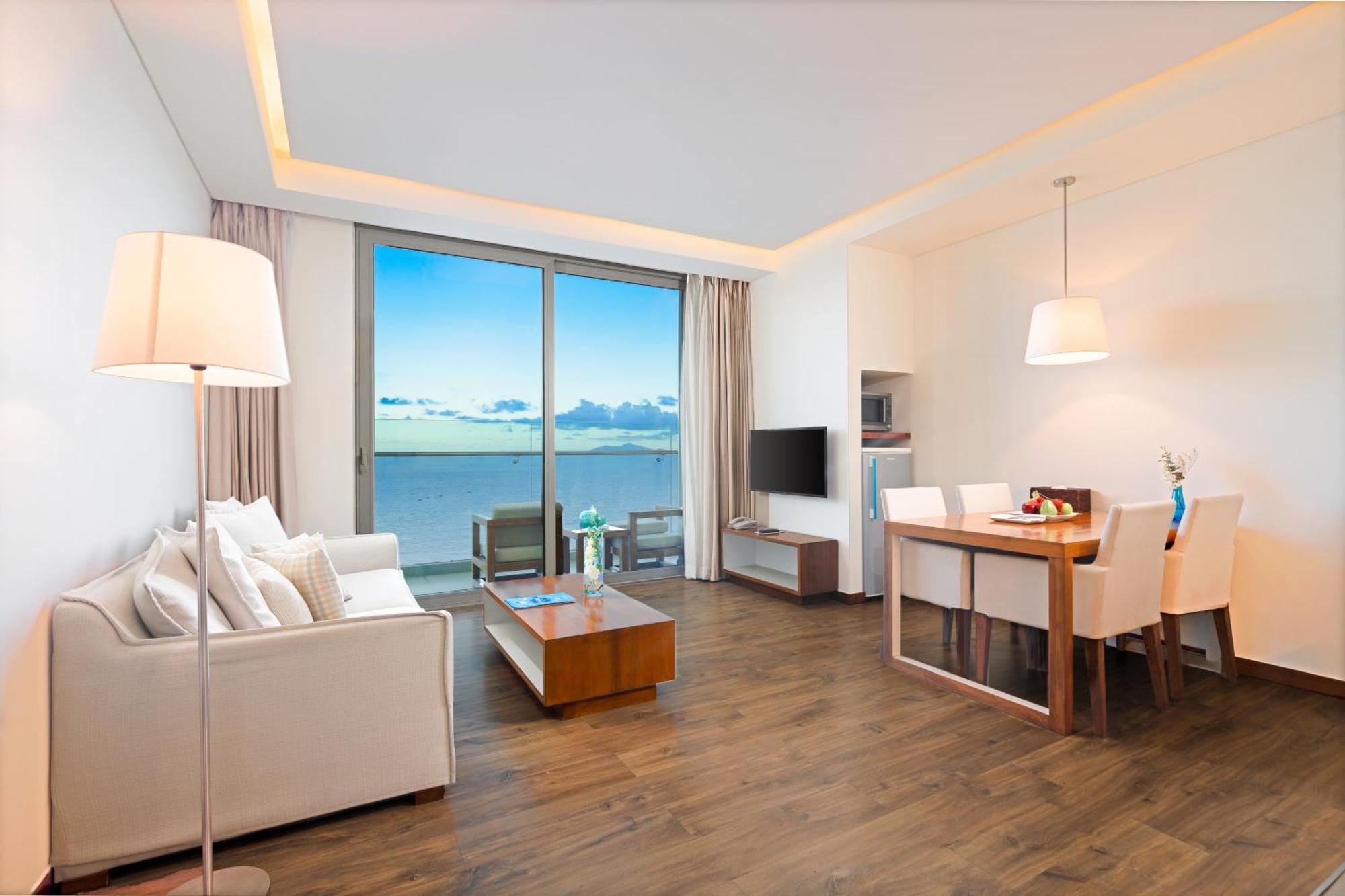 A La Carte Da Nang Beach Exterior photo